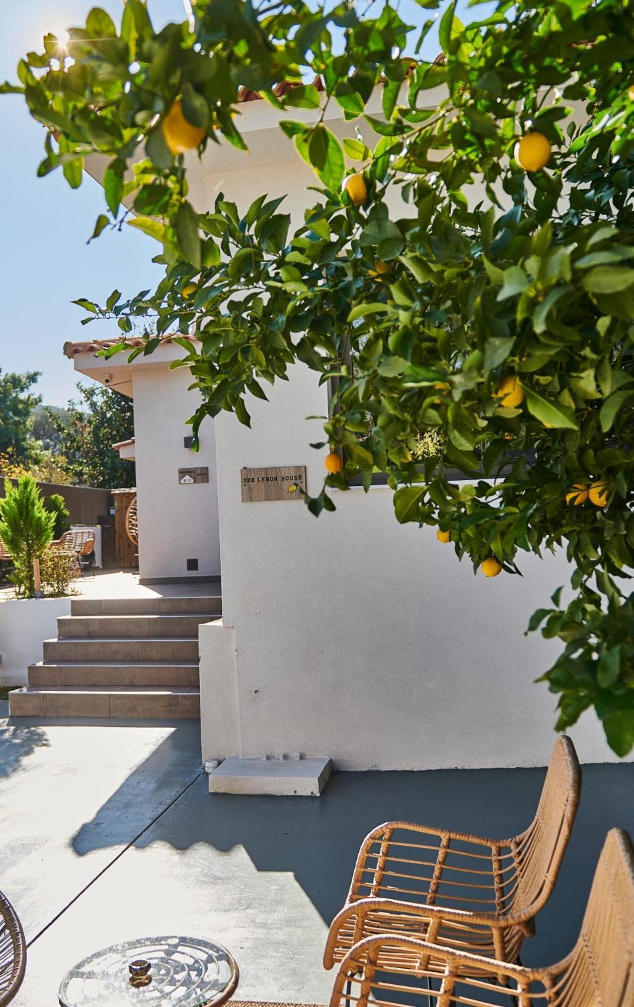 The Lemon House Apartamento Loútsa Exterior foto